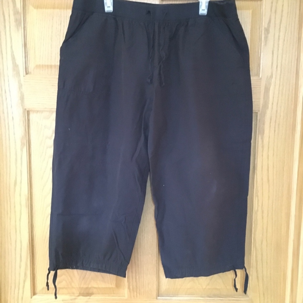 Danskin NOW Black Capris size XXL (20)